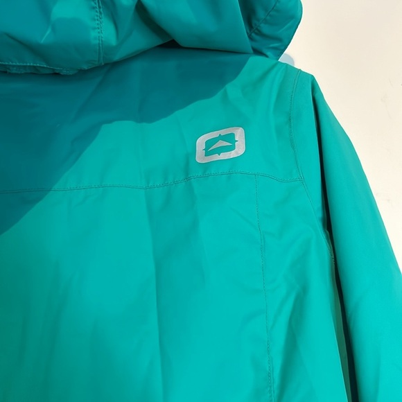 Outbound Green Raincoat with Hood and Water-Resistant Finish - Picture 6 of 17
